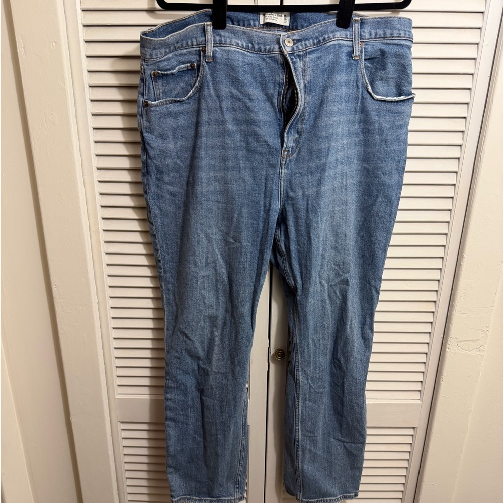 Abercrombie & Fitch The Ankle Straight Ultra High Rise Blue Jeans